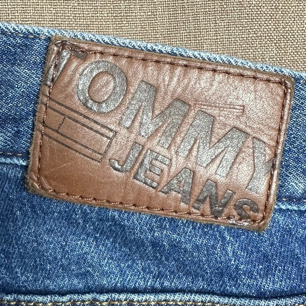 Tommy Hilfiger Jeans‎ Mens Relaxed Fit Tommy Jeans Size 33x30 Medium Wash Pants - Picture 11 of 15